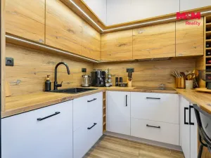 Prodej bytu 3+1, Hluboká nad Vltavou, Nerudova, 66 m2