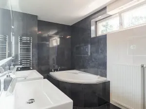 Prodej rodinného domu, Benátky, 241 m2