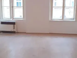 Pronájem bytu 1+kk, Praha - Karlín, 39 m2