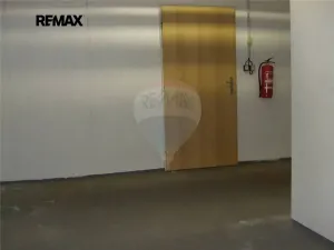 Pronájem skladu, Praha - Smíchov, Randova, 32 m2