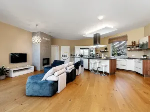Prodej rodinného domu, Trnová, 214 m2