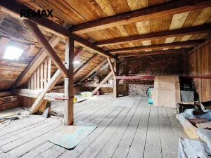Prodej vícegeneračního domu, Úterý, 677 m2