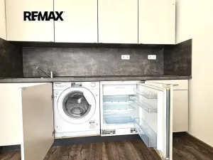 Prodej bytu 1+kk, Praha - Vršovice, Tádžická, 33 m2