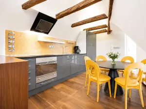 Prodej apartmánu, Praha - Malá Strana, Malostranské náměstí, 117 m2