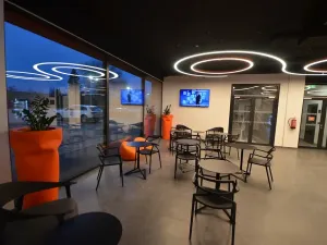 Pronájem kanceláře, Mělník, Bezručova, 240 m2