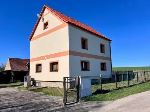 Pronájem rodinného domu, Všetaty, 73 m2
