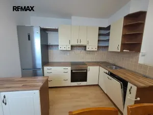 Pronájem bytu 2+1, Praha - Běchovice, Českobrodská, 77 m2