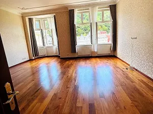 Prodej bytu 2+1, Karlovy Vary, Divadelní náměstí, 90 m2
