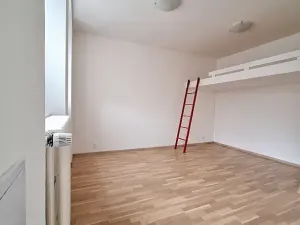 Pronájem bytu 1+kk, Praha - Strašnice, Černokostelecká, 33 m2