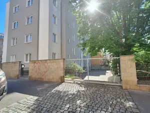 Pronájem bytu 1+kk, Praha - Strašnice, Černokostelecká, 33 m2