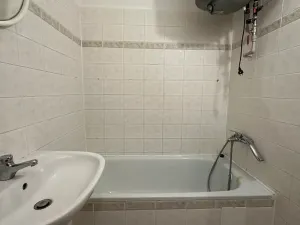 Pronájem bytu 2+1, Bánov, 55 m2