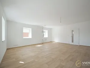 Prodej bytu 3+kk, Trhová Kamenice, Raisovo náměstí, 95 m2