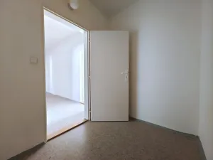 Prodej bytu 3+1, Milovice, Lesní, 112 m2
