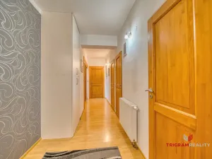 Prodej bytu 3+1, Hradec Králové - Nový Hradec Králové, K Hvězdárně, 77 m2
