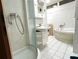 Pronájem bytu 2+kk, Praha - Kobylisy, Kurkova, 72 m2