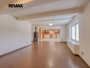 Prodej rodinného domu, Bochov, Mlýnská, 323 m2
