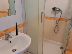 Pronájem bytu 1+kk, Hradec Králové, Na Pastvinách, 35 m2
