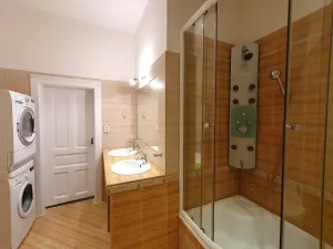 Pronájem bytu 3+1, Praha, Italská, 112 m2