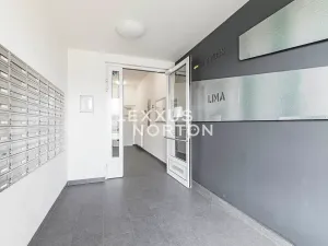 Pronájem bytu 2+kk, Praha - Kbely, Sedlářova, 52 m2