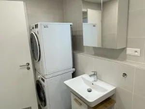 Pronájem bytu 3+kk, Praha - Řeporyje, Haenkeho, 80 m2