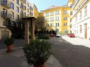 Pronájem bytu 4+1, Praha - Smíchov, Štefánikova, 147 m2