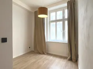 Pronájem bytu 2+kk, Karlovy Vary, Moravská, 36 m2