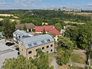 Prodej bytu 5+kk, Praha - Holyně, náměstí Pod lípou, 152 m2