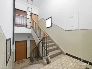 Prodej bytu 3+1, Hradec Králové, Na Občinách, 79 m2