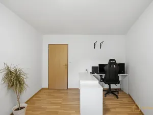 Prodej bytu 3+kk, Kněževes, 88 m2