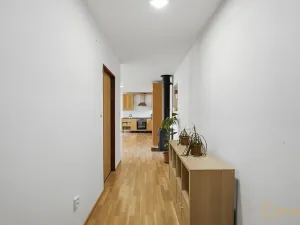Prodej bytu 3+kk, Kněževes, 88 m2