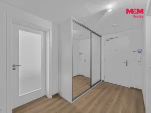 Prodej bytu 2+kk, Praha - Hloubětín, Poděbradská, 71 m2