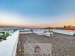 Pronájem kanceláře, Praha - Komořany, Pod lesem, 770 m2