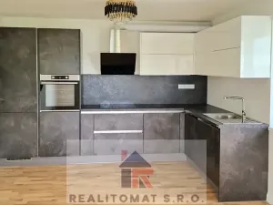 Pronájem vily, Praha - Komořany, Pod lesem, 770 m2