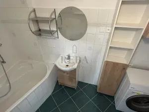 Pronájem bytu 2+1, Karlovy Vary, Pražská silnice, 74 m2