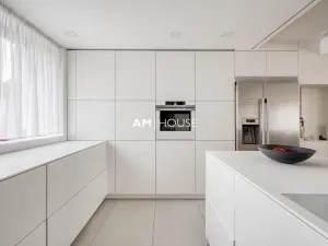 Pronájem rodinného domu, Praha - Dejvice, Evropská, 220 m2