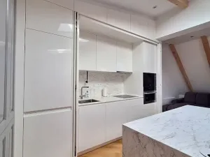 Pronájem bytu 2+1, Praha - Karlín, Březinova, 90 m2