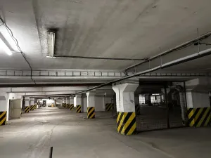 Pronájem garáže, Praha - Bohnice, Lodžská, 3838 m2