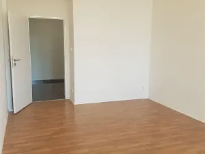 Pronájem bytu 1+1, Praha - Holešovice, Bubenské nábřeží, 40 m2