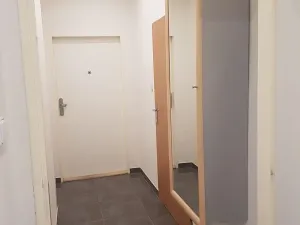 Pronájem bytu 1+1, Praha - Holešovice, Bubenské nábřeží, 40 m2
