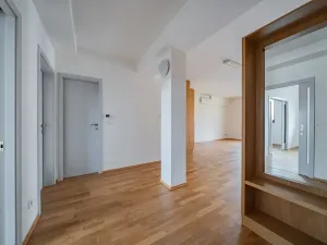 Pronájem bytu 4+1, Praha - Smíchov, Štefánikova, 147 m2