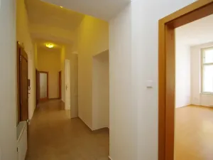 Pronájem bytu 3+1, Praha - Smíchov, V lesíčku, 104 m2