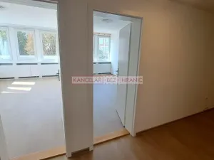 Pronájem pokoje, Zlín, Osvoboditelů, 80 m2