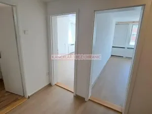Pronájem pokoje, Zlín, Osvoboditelů, 80 m2