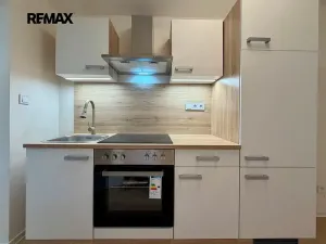Pronájem bytu 1+1, Ořech, V Chaloupkách, 42 m2