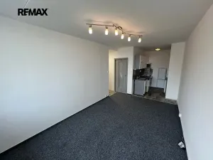 Pronájem bytu 2+kk, Praha - Kamýk, Smotlachova, 44 m2