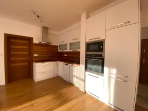 Pronájem bytu 3+kk, Praha - Černý Most, Bergmanova, 56 m2