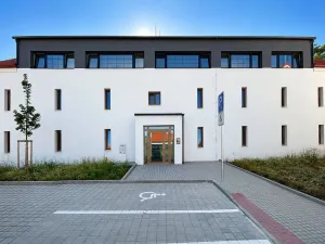 Pronájem bytu 2+kk, Praha - Dubeč, U staré studánky, 39 m2