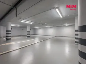 Pronájem garážového stání, Benešov, Dukelská, 14 m2