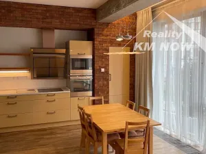 Pronájem bytu 3+kk, Kroměříž, náměstí Míru, 94 m2