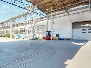 Pronájem skladu, Hradec Králové, Akademika Bedrny, 2586 m2